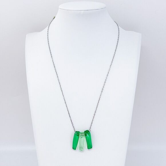 Vintage Sterling Silver 925 Green Glass Pendant Necklace 16.5"-18" - Picture 1 of 4